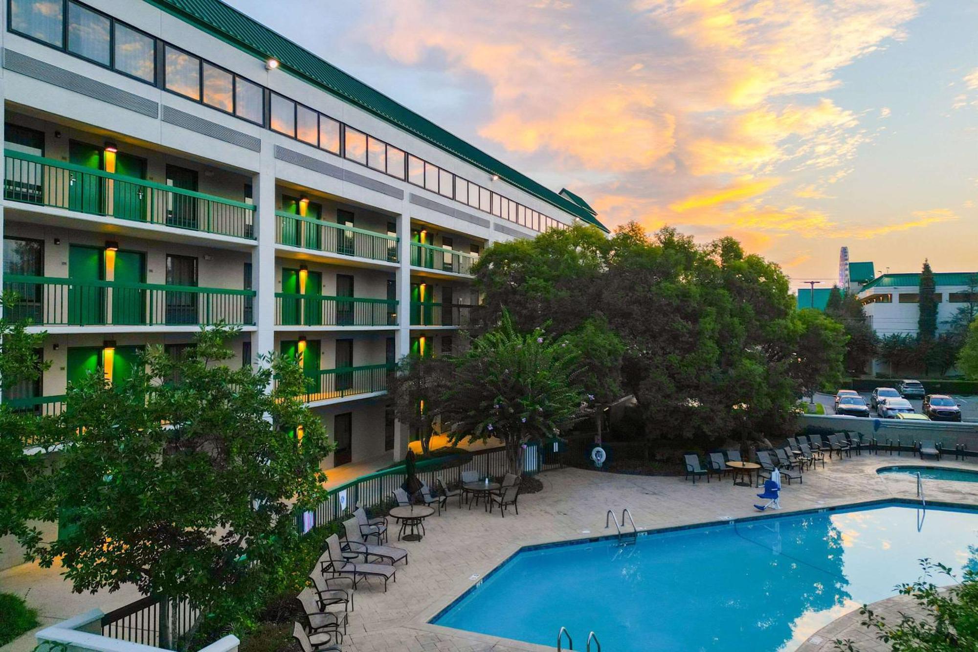 Quality Inn Near The Island Pigeon Forge Buitenkant foto